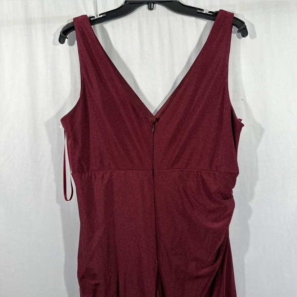 NEW‎ $360 La Femme Curve [ 16 ] Satin V Neck Trumpet Gown in Dark Berry - Picture 10 of 13